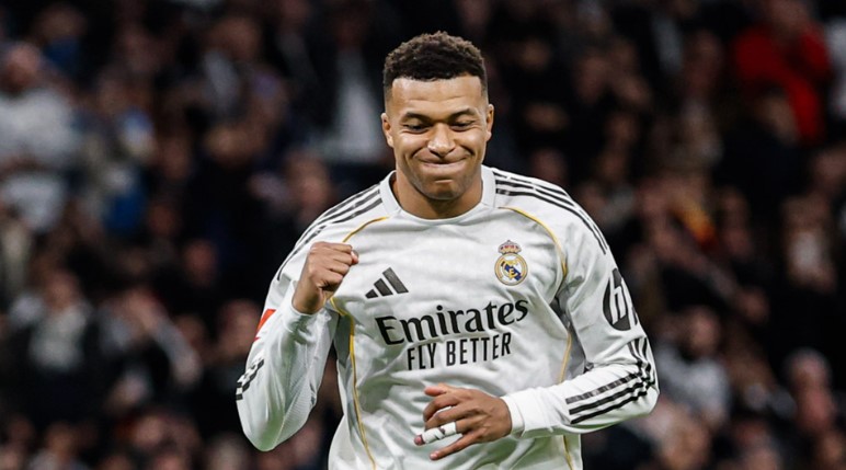 রোনালদোর রেকর্ডে ভাগ...