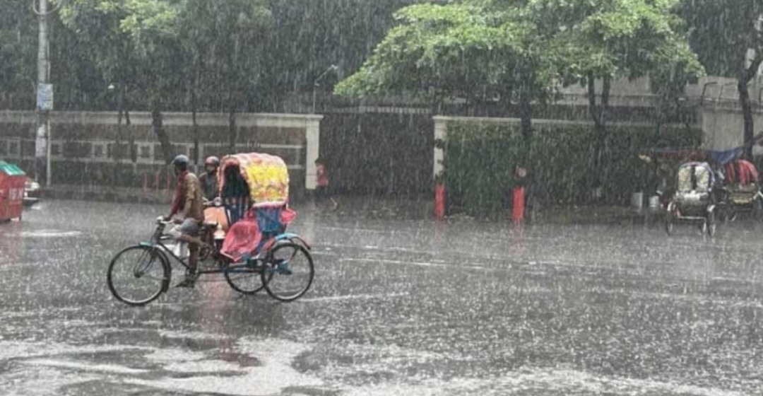 আজ দেশের দুই এক জায়গায় ঝড় বৃষ্টি হতে পারে