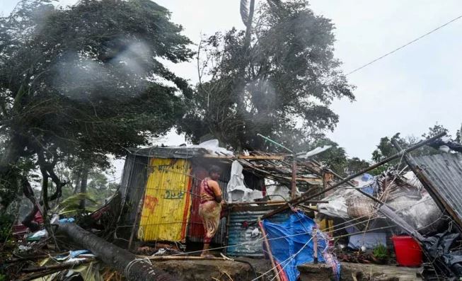 রিমালের আঘাতে দেশে ন...