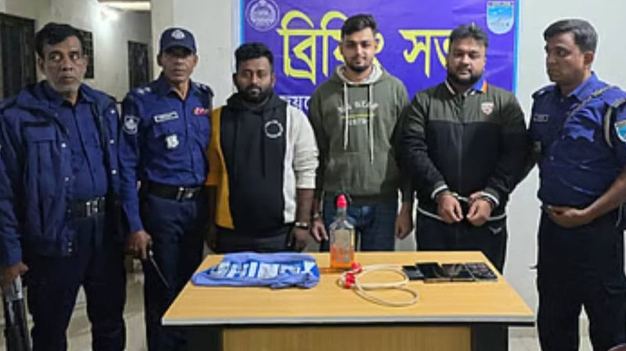 গাজীপুরে পেট্রলবোমা...